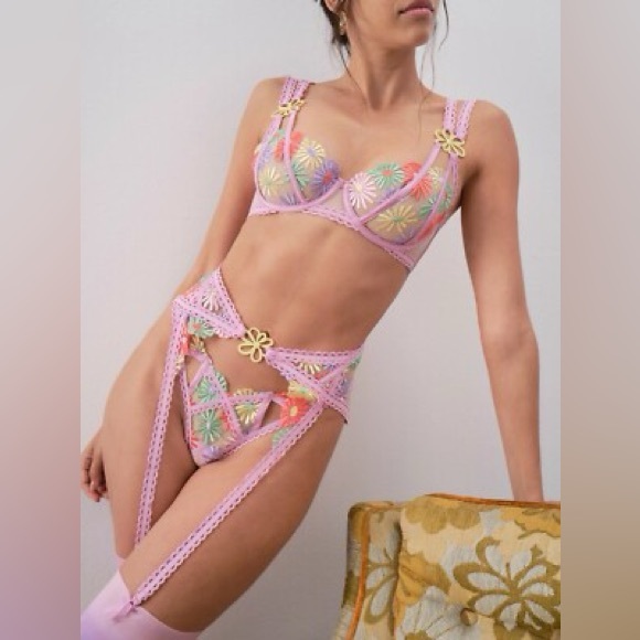 NWT For Love & Lemons Pink Floral Embroidered Bikini Panty 3 pc Set - Small